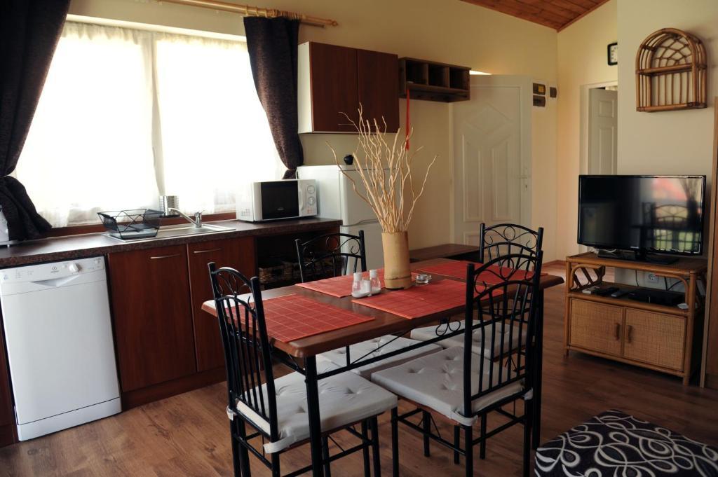 Arany Szolo Wellness Apartmanhaz Hévíz Δωμάτιο φωτογραφία