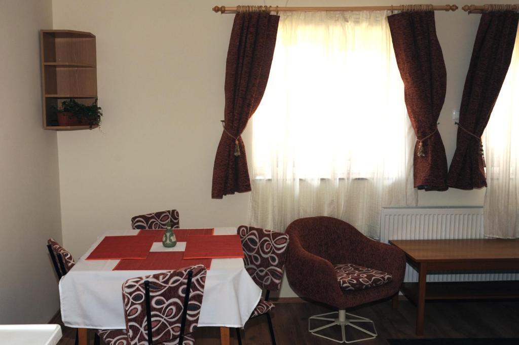 Arany Szolo Wellness Apartmanhaz Hévíz Δωμάτιο φωτογραφία